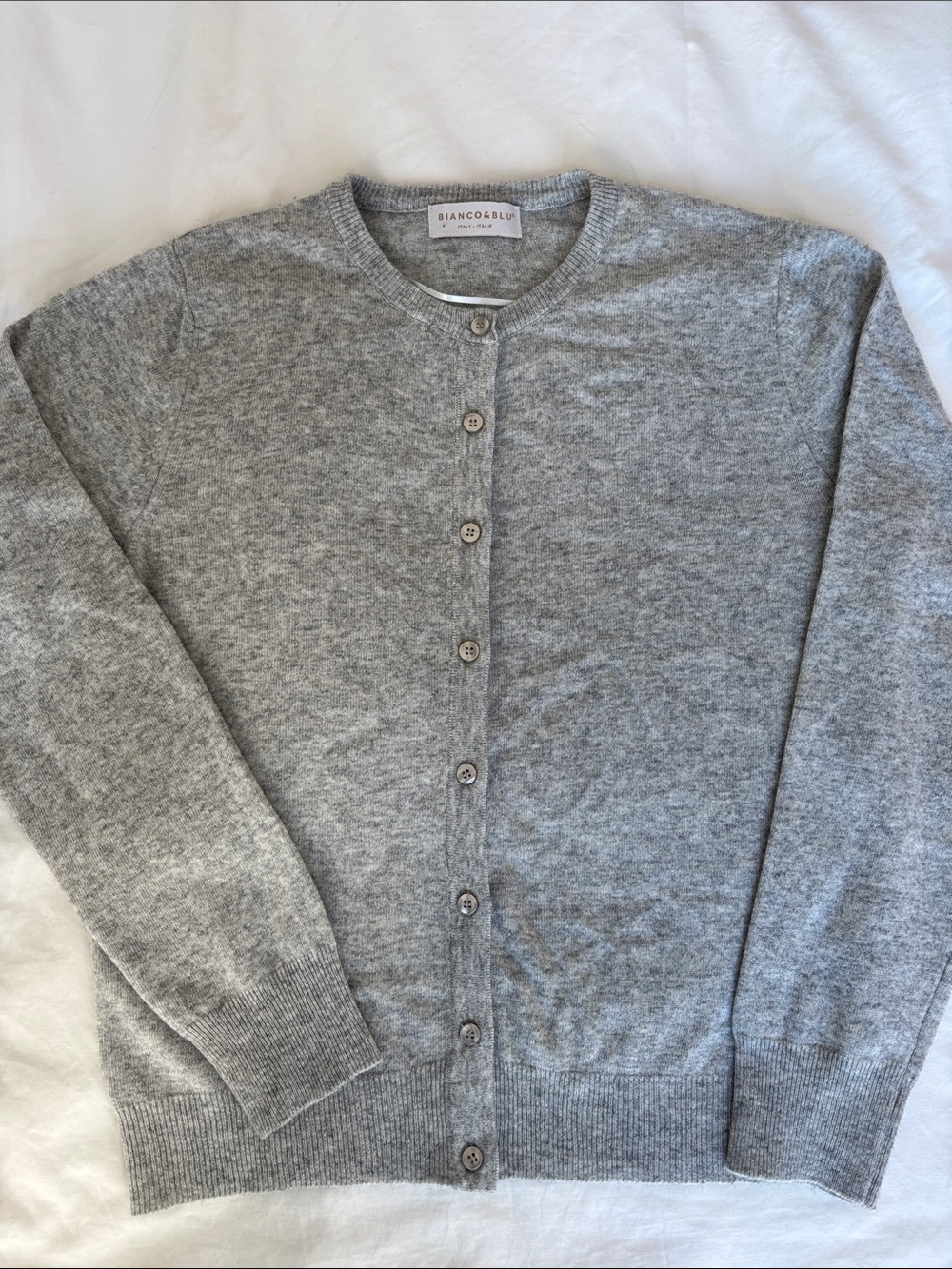 Women’s Cashmere/Silk blend Grey Button-Front Cardigan Sweater NWOT (Italian)